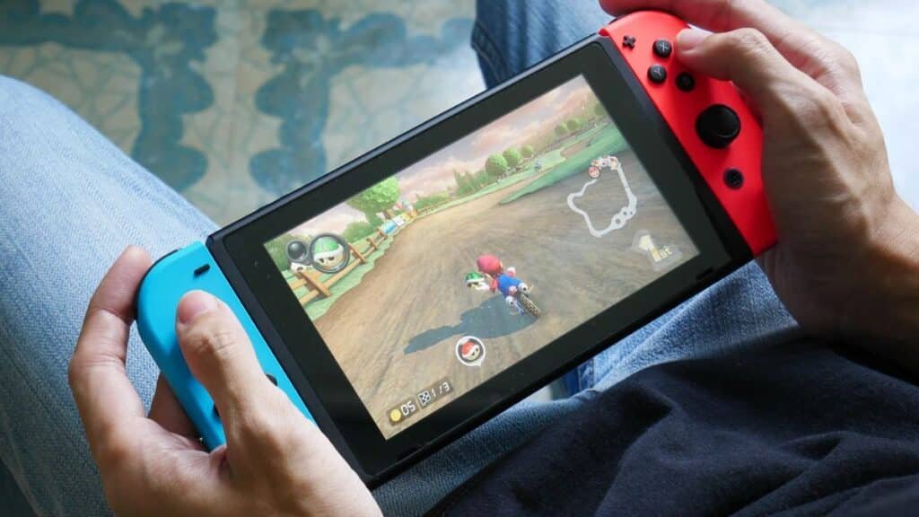 Homem é Preso no Japão por Nintendo Switch com Jogos Piratas